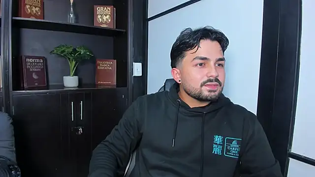 Snapshot of JonnSnow_ chatting on November 2025 04:01:01 AM JonnSnow online show from November 2025 04:01:01 AM