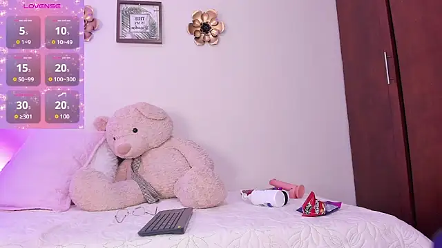 Nyra lux16 online show from December 2025 08:34:01 AM