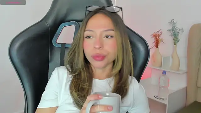 LuluuBerry online show from November 2025 11:35:01 AM