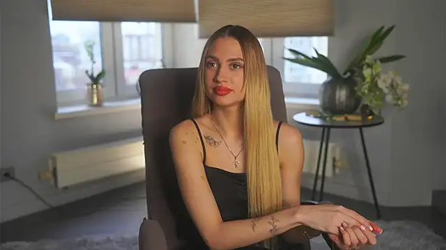 Snapshot of FreidaLerew chatting on November 2025 10:37:01 AM FreidaLerew online show from November 2025 10:37:01 AM