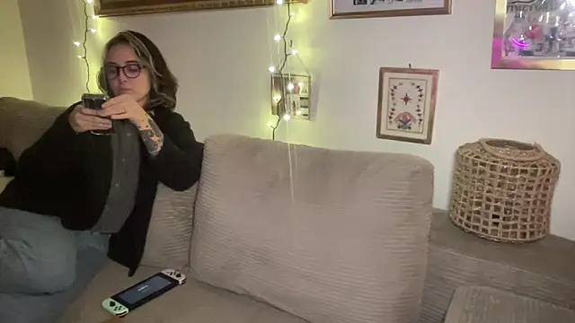 angelgirl98 online show from December 2025 04:20:03 AM