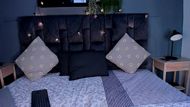 AnaVoss   online show from November 2025 11:36:02 AM