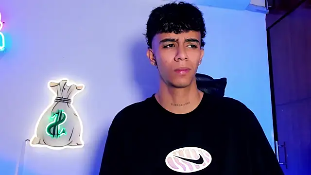 Snapshot of Quetzal_coatl_ chatting on November 2025 08:42:02 PM Quetzal coatl online show from November 2025 08:42:02 PM