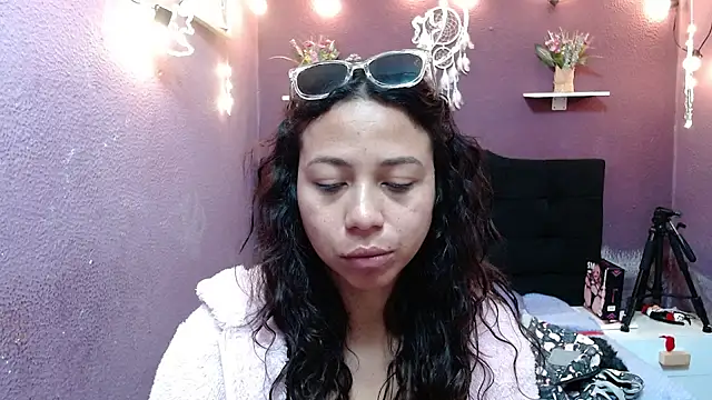 monika 256 online show from December 2025 01:48:01 PM