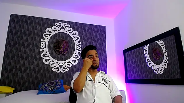 Snapshot of Dereck_Jhonsonn chatting on November 2025 08:31:01 PM Dereck Jhonsonn online show from November 2025 08:31:01 PM