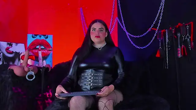 KatrinaStone online show from January 2026 11:18:01 PM