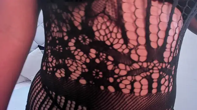 Snapshot of merielenbloom chatting on November 2025 12:38:01 PM merielenbloom online show from November 2025 12:38:01 PM