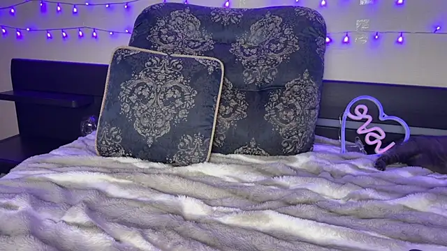 Fantasy Moonlightt online show from December 2025 12:23:02 PM