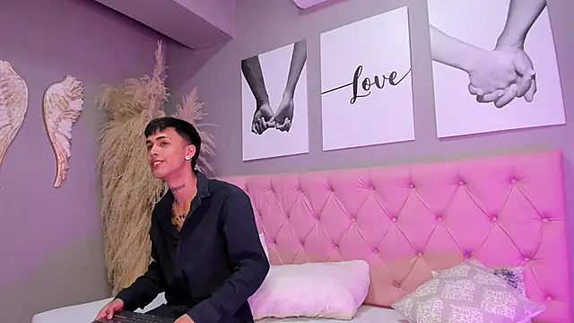 Snapshot of Aitana_valverde chatting on November 2025 07:46:02 PM Aitana valverde online show from November 2025 07:46:02 PM