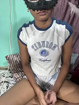 leenaboyxh online show from December 2025 02:02:02 PM