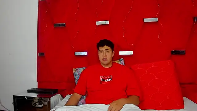 Emmaanddarling online show from January 2026 02:33:01 PM