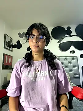  vaiolet owo online show from November 2025 05:18:02 AM