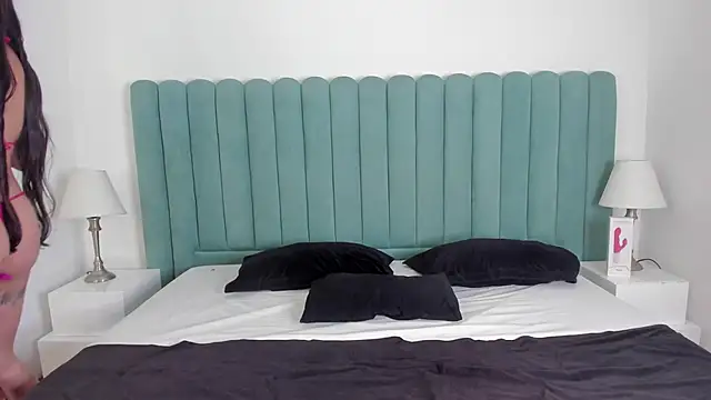 FrancescaSkuirt online show from November 2025 09:14:01 PM