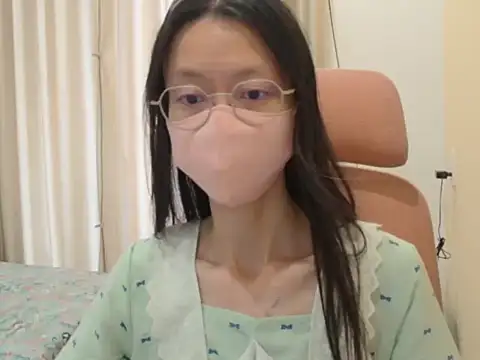 Lil-Cherries online show from January 2026 05:02:02 AM