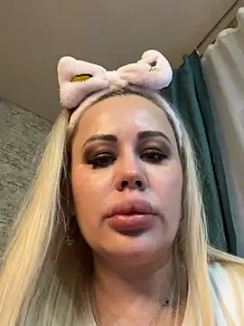 Snapshot of MonnyStef chatting on February 2026 12:51:02 AM MonnyStef online show from February 2026 12:51:02 AM