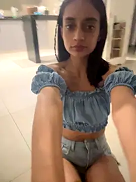 Snapshot of Bella_Nyx chatting on November 2025 11:47:01 PM Bella Nyx online show from November 2025 11:47:01 PM