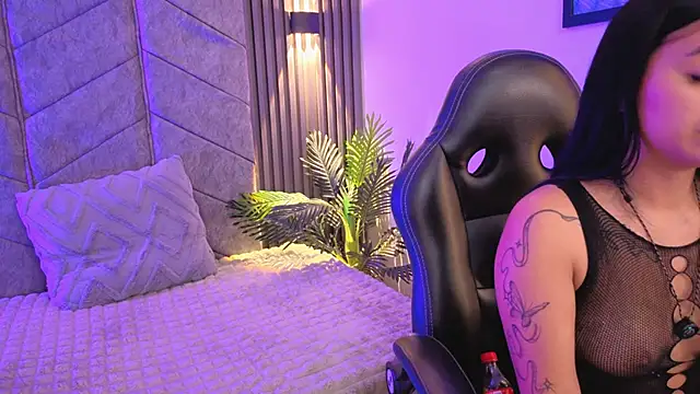 Snapshot of AuroraLanee_ chatting on November 2025 07:19:01 AM AuroraLanee online show from November 2025 07:19:01 AM