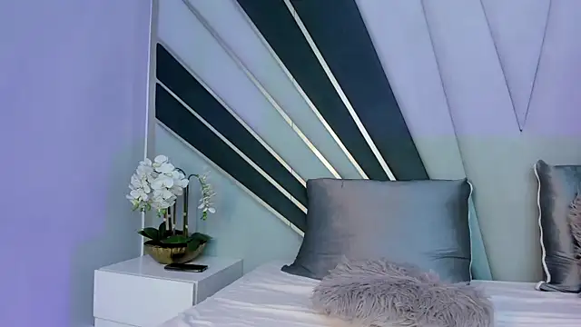 Snapshot of ZoeMadiison chatting on November 2025 03:28:01 AM ZoeMadiison online show from November 2025 03:28:01 AM