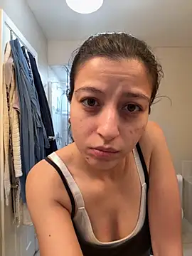 SaintNina online show from November 2025 01:05:01 AM