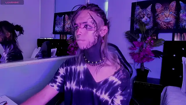 luxiel  online show from November 2025 09:14:01 PM