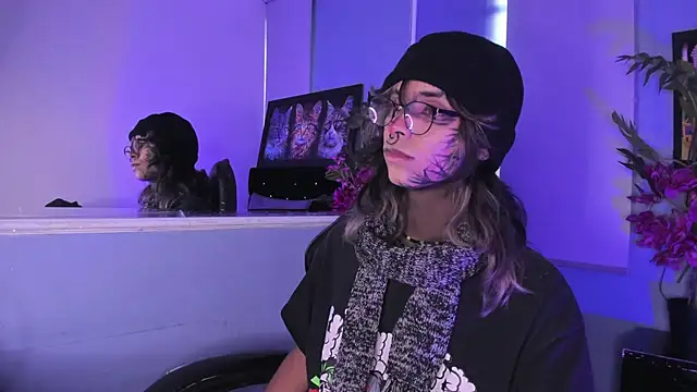 luxiel  online show from December 2025 09:35:01 PM