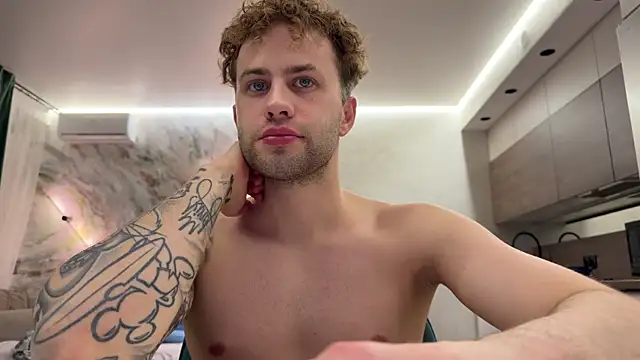 dominantrodri online show from May 2026 11:25:02 PM