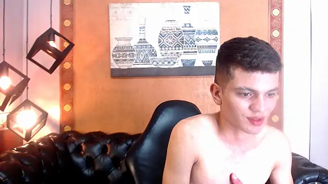 Snapshot of Lucian_Mills chatting on November 2025 11:25:02 PM Lucian Mills online show from November 2025 11:25:02 PM