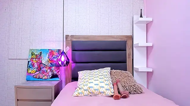 Snapshot of IRENNEBLAZER chatting on February 2026 12:33:01 PM IRENNEBLAZER online show from February 2026 12:33:01 PM