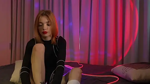 Snapshot of LinaaVelle chatting on May 2026 03:12:01 AM LinaaVelle online show from May 2026 03:12:01 AM