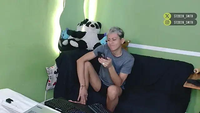 Snapshot of stebeen_smithh chatting on February 2026 12:01:02 PM stebeen smithh online show from February 2026 12:01:02 PM