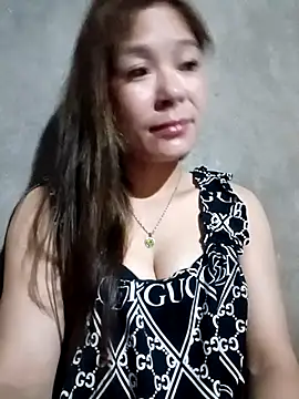 Lyla john online show from February 2026 12:47:02 PM