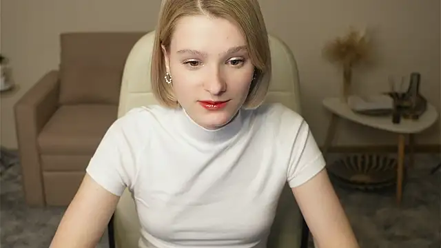 Snapshot of EvitaMull chatting on November 2025 02:49:01 PM EvitaMull online show from November 2025 02:49:01 PM