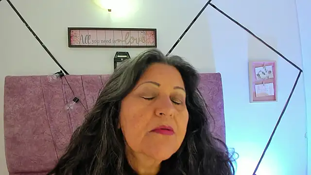 Snapshot of Victoriaa_Anderson chatting on February 2026 09:09:02 PM Victoriaa Anderson online show from February 2026 09:09:02 PM