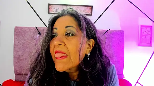 Snapshot of Victoriaa_Anderson chatting on February 2026 09:23:01 PM Victoriaa Anderson online show from February 2026 09:23:01 PM