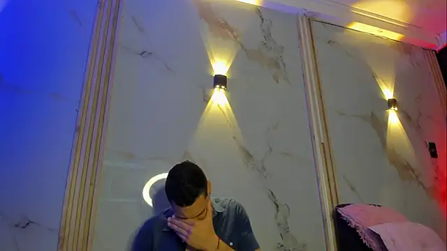 Aron and molly online show from February 2026 12:09:02 PM