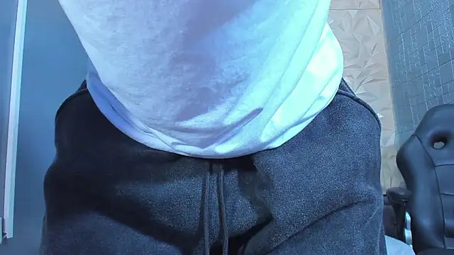 ElanGiraldo online show from May 2026 11:34:04 PM