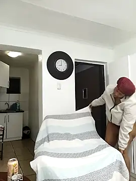 HipsDontLieX95 online show from November 2025 07:02:02 PM