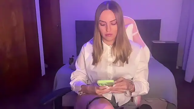 MiaGlows online show from November 2025 12:54:02 AM