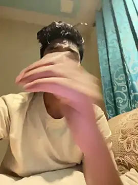 Snapshot of RonnySlim chatting on December 2025 10:29:02 PM RonnySlim online show from December 2025 10:29:02 PM