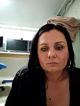 Snapshot of Always_foryou chatting on November 2025 08:52:01 PM Always foryou online show from November 2025 08:52:01 PM