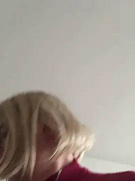 simone xdressing online show from February 2025 02:16:01 PM