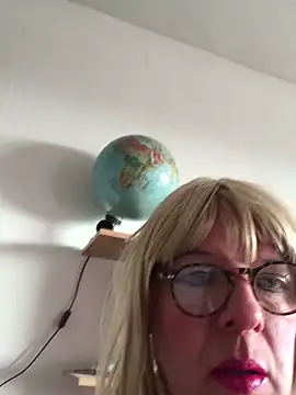 simone xdressing online show from February 2025 01:13:02 AM