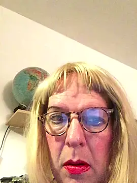 simone xdressing online show from November 2025 01:28:01 AM