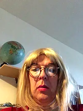 simone xdressing online show from November 2025 02:28:01 PM