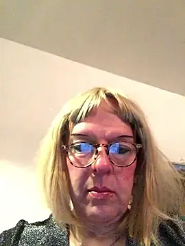 simone xdressing online show from January 2026 07:41:02 PM