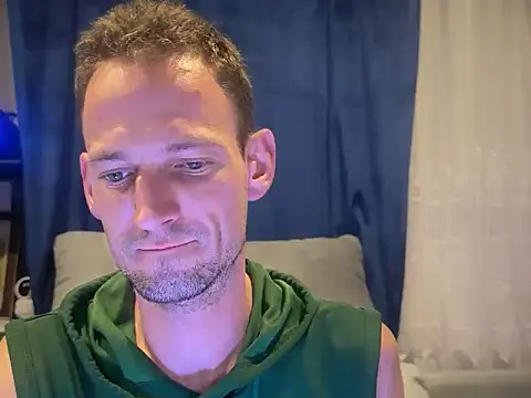 Hotcrazy235 online show from November 2025 03:17:02 PM