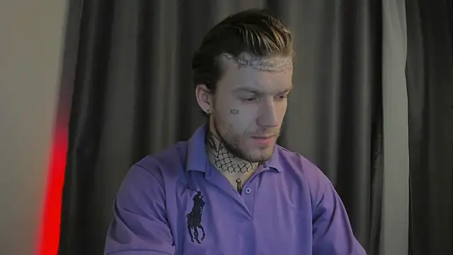 Huntall77 online show from December 2025 04:27:01 PM