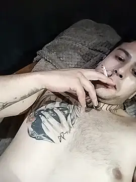 Snapshot of Latrelzin17 chatting on December 2025 09:51:02 AM Latrelzin17 online show from December 2025 09:51:02 AM