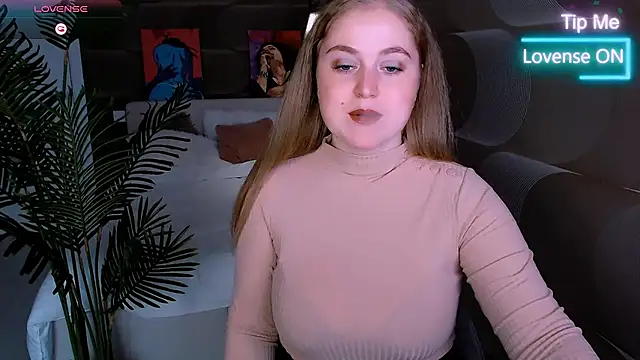 Kate Moan online show from November 2025 07:42:02 AM