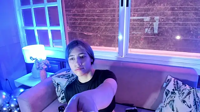 ReiAyanamy online show from January 2026 08:03:01 PM